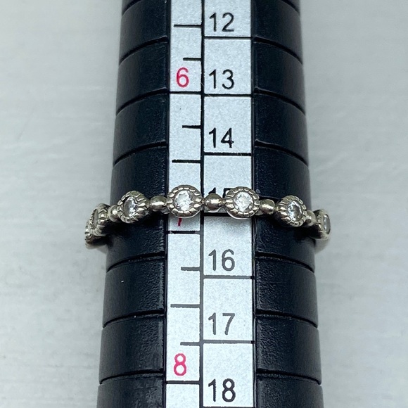 None Jewelry - Sterling Silver Ring With 7 Cut Glass Stones
